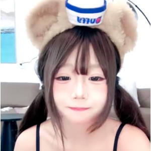 元气小萝莉@玉米 尺度福利秀[3V/2.90G]