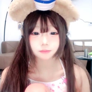 元气小萝莉@玉米 尺度福利秀[3V/2.90G]