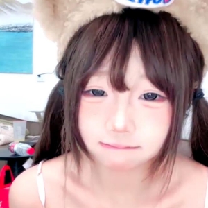 元气小萝莉@玉米 尺度福利秀[3V/2.90G]