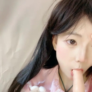 粉嫩白虎主播@06小朋友 尺度福利秀[5V/11.5G]