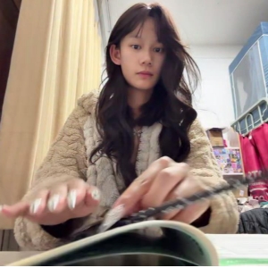 大二178长腿母狗@杨雅淇 尺度私拍视图合集[2P+12V/1.06G]