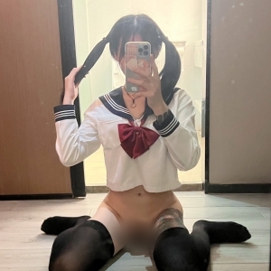 社会双马尾福利姬@小嫣不吃葱 尺度私拍视图合集[81P+10V/82M]