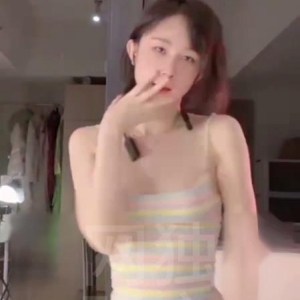 抖音网红@冰糖炖橙子 1V1+裸舞+尺度作合集[1P+12V1.24G]