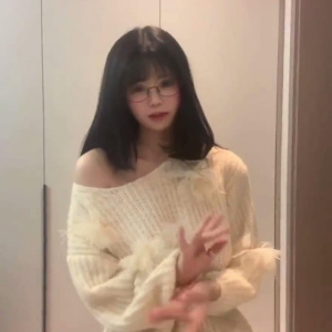 抖音120w粉网红@乔乔子 私密乳摇热舞合集[4P+118V582M]