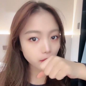 高颜值呆萌主播@小熊oi 尺度福利秀[15V/10.3G]