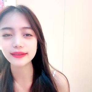 高颜值呆萌主播@小熊oi 尺度福利秀[15V/10.3G]