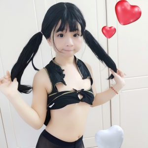 高质量童颜coser@油猫饼 写真作品5套原版合集[325P617M]