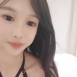 顶级校花回归@振富 美到魂都被她勾走了[4V/3.65G]