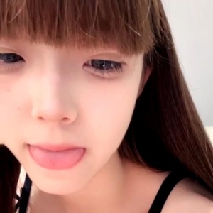 高颜值清纯校花@小奶昔 露脸紫薇[7V3.4G]