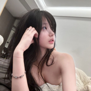 白虎福利姬@小屁mimi(小屁大王)裸舞尺度作 第三弹[83P+86V/507M]