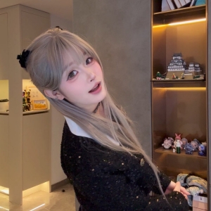 白虎福利姬@小屁mimi(小屁大王)裸舞尺度作 第三弹[83P+86V/507M]