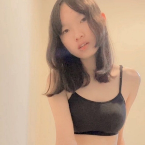 台湾反差抖m@秦以蓁 尺度私拍视图合集[100P+1V/2.02G]