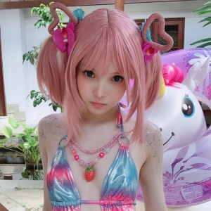 俄罗斯极品coser@Rocksy Light 尺度作品大合集[4678P+39V/6.50G]