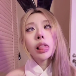 抖音反差御姐@枭娍 尺度作品合集[16P+28V/3.82G]