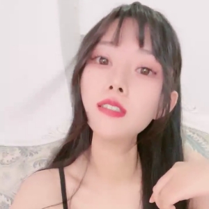 极品多汁眼镜娘@奈奈奈奈美惠 尺度福利秀 第二弹[12V/18.9G]