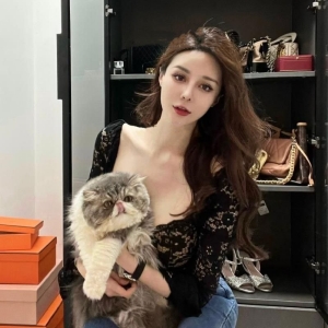 极品巨乳模特@闵雨晴 尺度作品合集[50P+8V/115M]