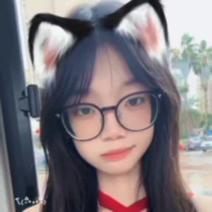 清纯眼镜娘@一酱 尺度作品合集[8V/2.44G]