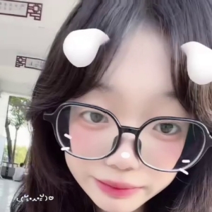 清纯眼镜娘@一酱 尺度作品合集[8V/2.44G]