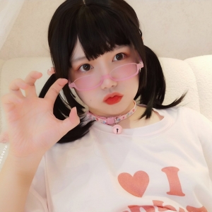 白虎福利姬@我想吃麦当劳 尺度私拍视图合集[235P+5V/964M]