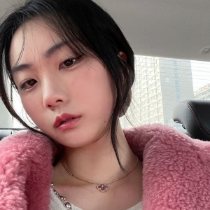 微博网红@悲伤口袋小狗 尺度定制私拍视图合集[44P+11V5.01G]