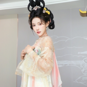 秀人网新晋模特@梨霜儿 内购尺度作3套合集[389P+5V/10.5G]