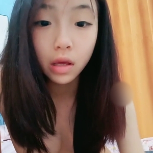 茜茜是旺仔小馒头@尺度福利秀 第二弹[8V12.9G]