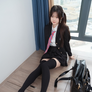 紧急企划@小恩 定制 黑丝嫩妹野外露出[96P+1V/10.2G]