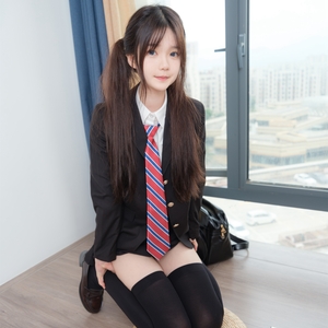紧急企划@小恩 定制 黑丝嫩妹野外露出[96P+1V/10.2G]