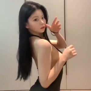 乔乔子@私密乳摇热舞合集[4P+118V/582M]