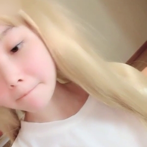 不呆不萌不可爱@尺度福利秀[2V/1.40G]