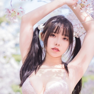六味帝皇酱@樱花女友[53P/370M]