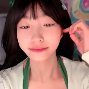 我就是呜崽酱@宿舍尺度福利秀[14V/10.5G]