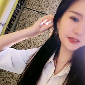乌苏儿@戴着跳蛋露出尺度福利秀[17V/8.25G]