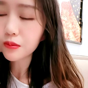 乌苏儿@戴着跳蛋露出尺度福利秀[17V/8.25G]